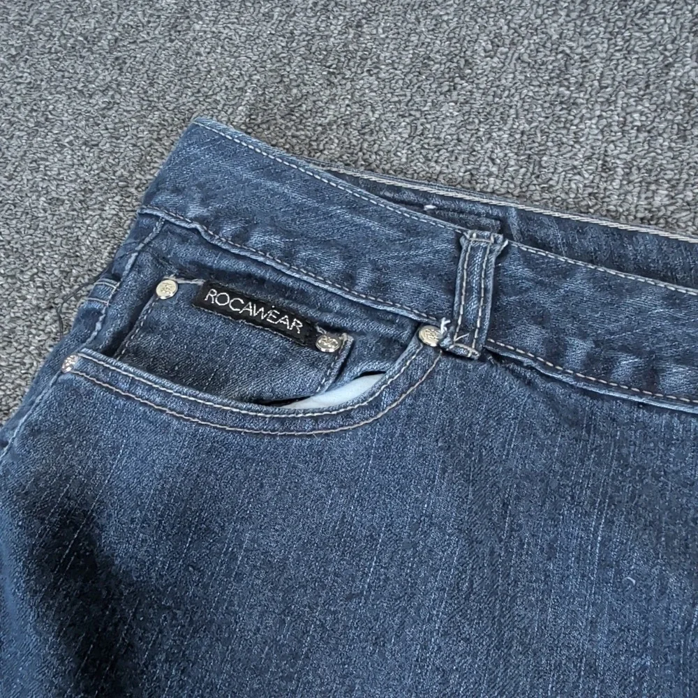 Rocawear Y2K Embroidered Logo Pocket Jeans Women 24 Blue Cotton Stretch Straight